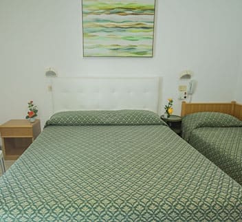 hotel pinarella letto bianco singolo